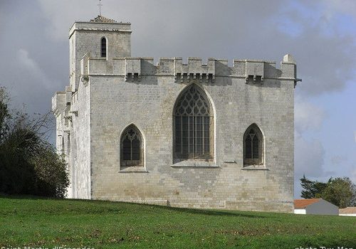 Les églises fortifiées de notre littoral: Salles-sur-mer, Esnandes, Saint-Martin-de-Ré Les églises fortifiées de notre littoral: Salles-sur-mer, Esnandes, Saint-Martin-de-Ré